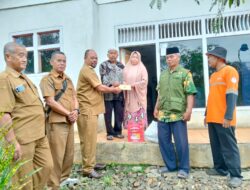 Wujud Kepedulian, Pemerintah Desa Karangampel Salurkan Bantuan dari Dinsos Ciamis kepada Warga