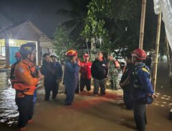 Tagana Ciamis Respon Cepat Tangani Masyarakat yang Terdampak Banjir Akibat Tanggul Jebol di Pamarican