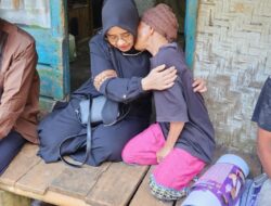 Safari Ramadan Terakhir, Bupati Ciamis Tinjau Rutilahu di Cikoneng: Tangis Haru Pecah di Dekapan Ibu Bupati