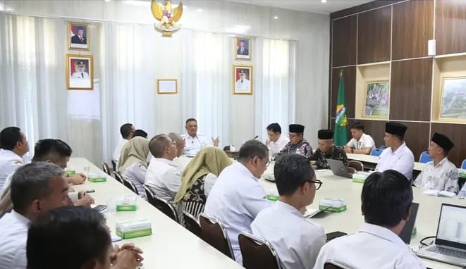 Rapat pembentukan Satgas Anak Tidak Sekolah. Pemkab Tasikmalaya memperkuat kebijakan pendidikan untuk menekan risiko sosial dan meningkatkan kualitas SDM. (Foto: Diskominfo Kabupaten Tasikmalaya/Adv)