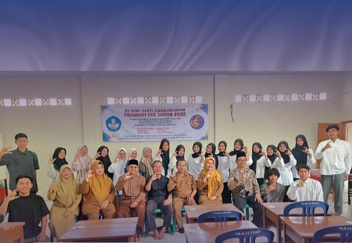 Dinas Pendidikan Kabupaten Ciamis secara resmi membuka kegiatan Pendidikan Kecakapan Kerja (PKK) bidang Desain Grafis di Lembaga Kursus Graphic Solution, Kecamatan Kawali, Senin (3/8/2026). Foto: Istimewa