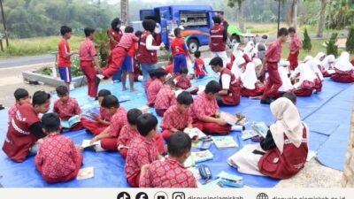 Perpustakaan Keliling Hadir di SDN 1 Kertaharja, Dispusip Ciamis Dekatkan Akses Literasi