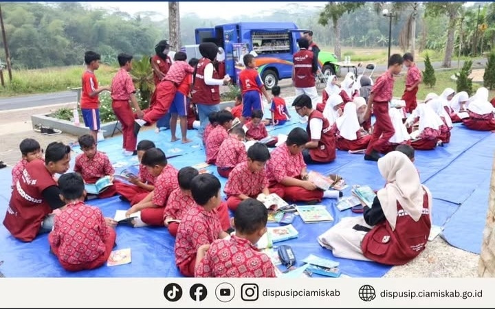 Perpustakaan Keliling Hadir di SDN 1 Kertaharja, Dispusip Ciamis Dekatkan Akses Literasi